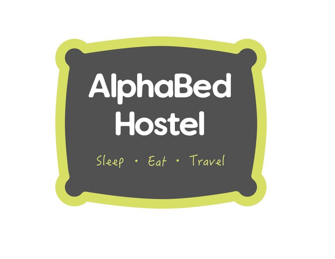 Alphabed Hostel Bangkok Bagian luar foto